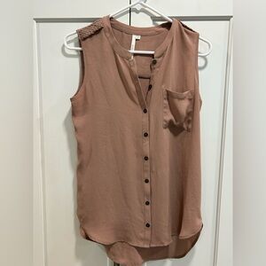 Bellatrix Sleeveless Blouse - Tan